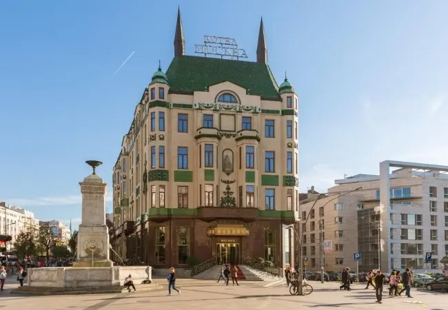 20Th Century Walking Tour Experience