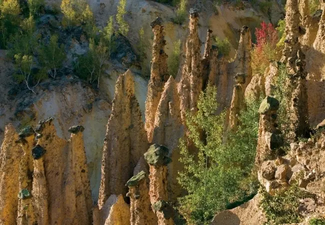 Niš Devils Town Tour Legends Landmarks Natural Wonders